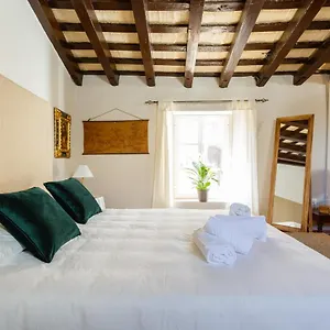 https://loft-cathedral-surthy-apartments.hotelsincadiz.net